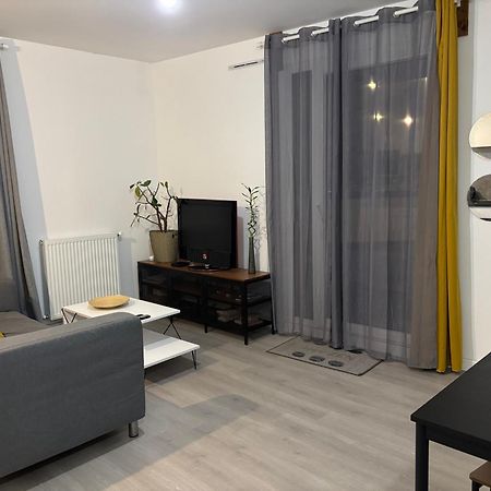 Villejuif - Metro Leo Lagrange - 2 Pieces Avec Balcon Exterior foto